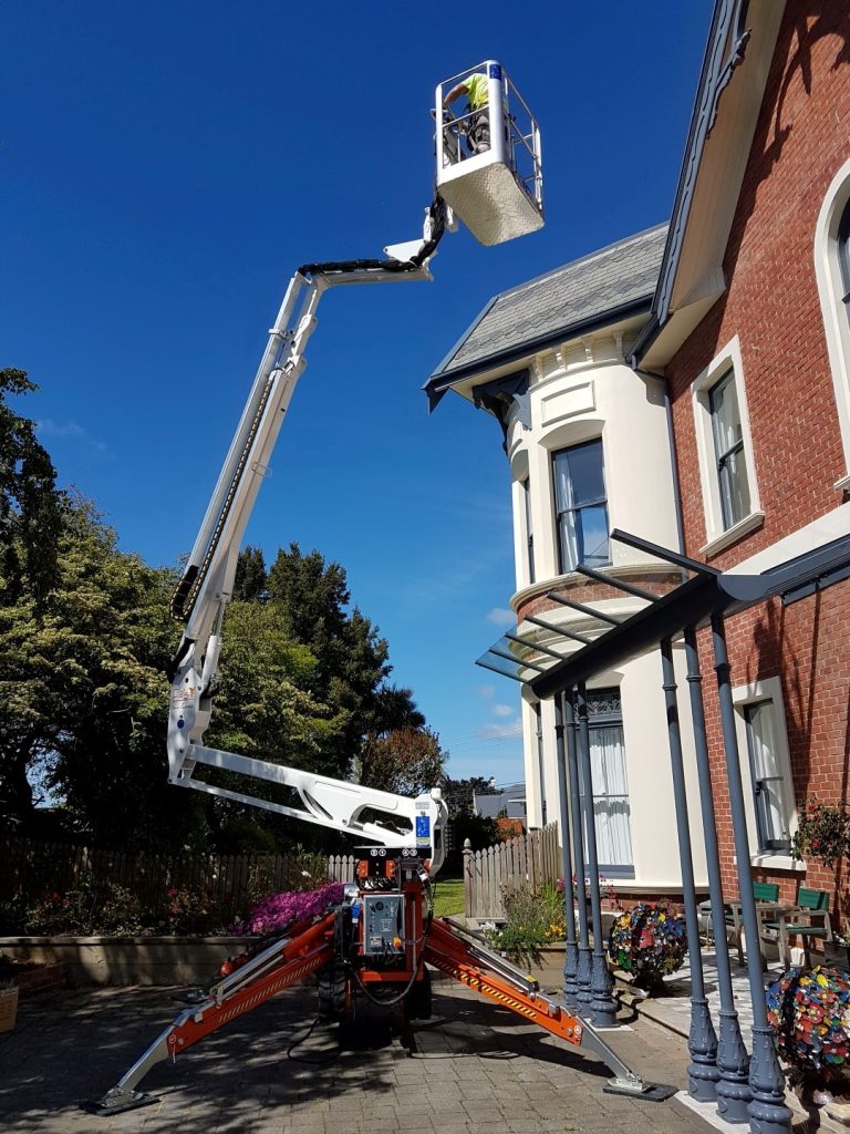 The 180 spider lift at work in Dunedin - New Zealand